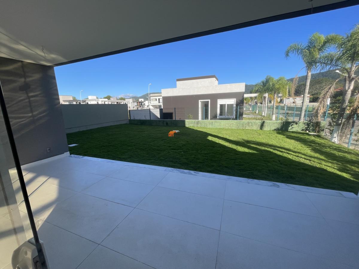 Casa à venda com 3 quartos, 212m² - Foto 15