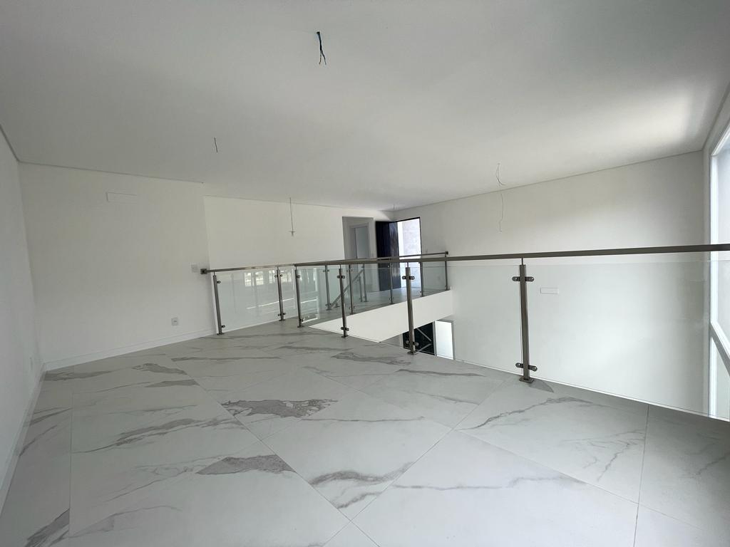 Casa à venda com 4 quartos, 327m² - Foto 23