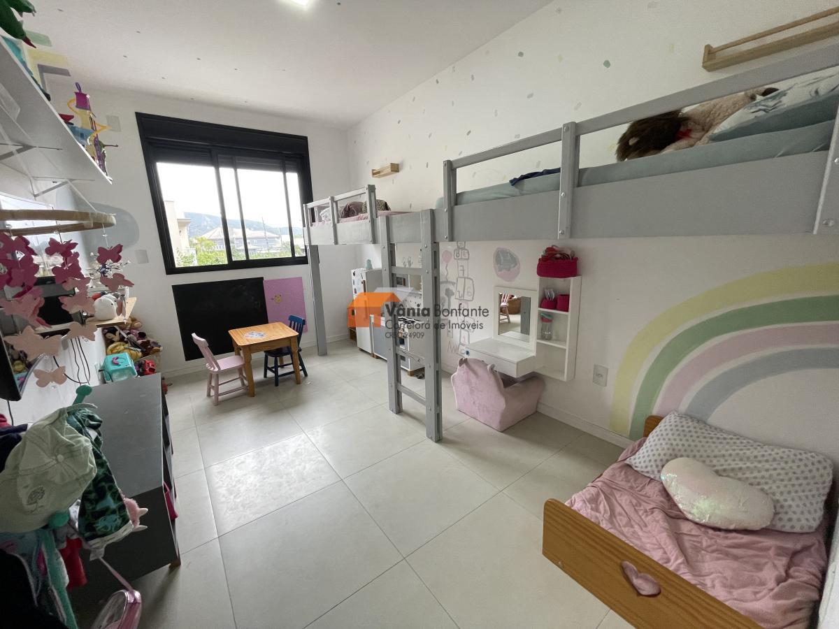 Casa à venda com 3 quartos, 240m² - Foto 32