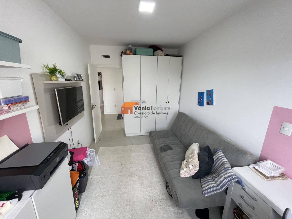 Casa à venda com 3 quartos, 240m² - Foto 35