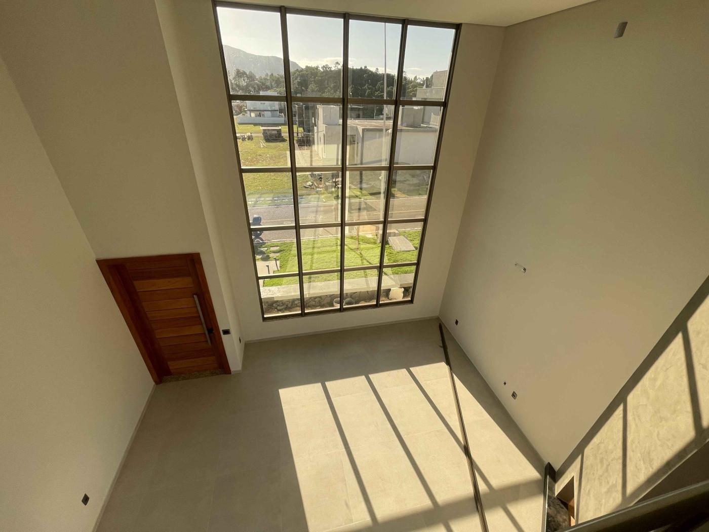 Casa à venda com 4 quartos, 250m² - Foto 23