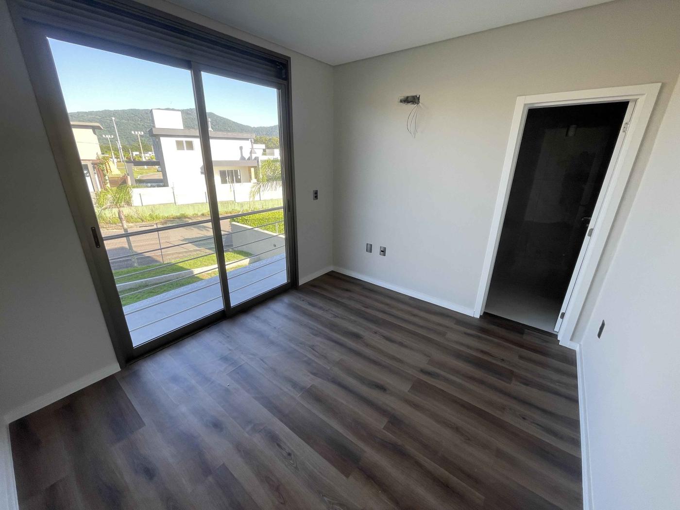 Casa à venda com 4 quartos, 250m² - Foto 28