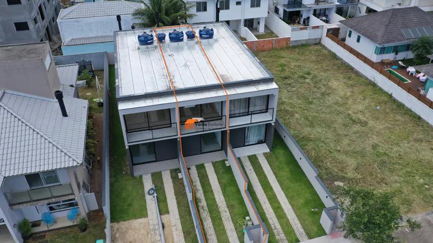 Casa à venda com 2 quartos, 115m² - Foto 1