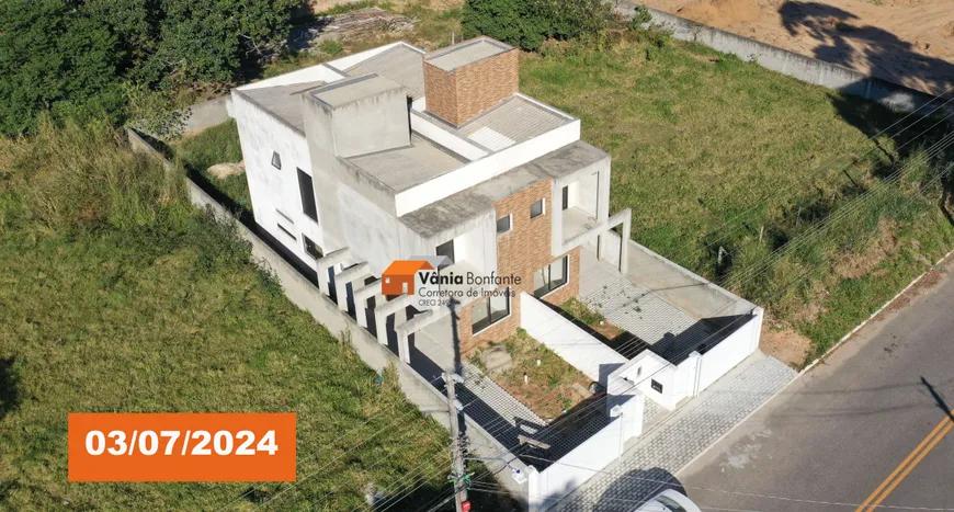 Casa à venda com 3 quartos, 120m² - Foto 1