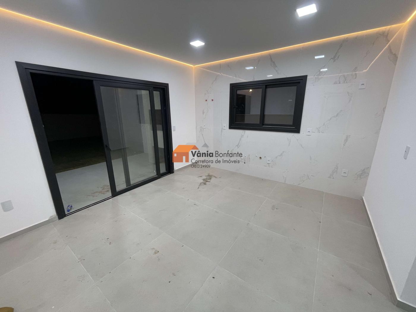 Casa à venda com 4 quartos, 270m² - Foto 17